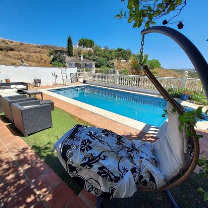 Foto 1 de Xalet en lloguer a Calahonda de 5 habitacions amb terrassa i piscina