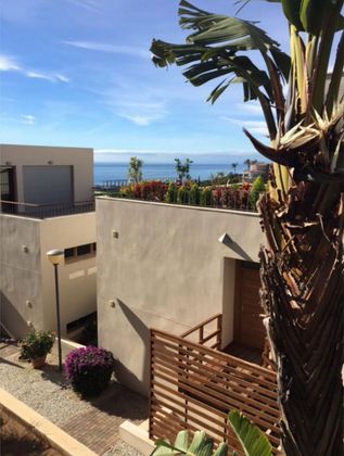 Foto 1 de Piso en alquiler en Los Monteros - Bahía de Marbella de 3 habitaciones con terraza y piscina