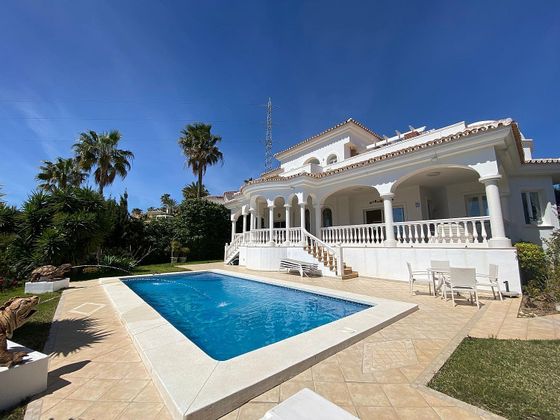 Foto 1 de Xalet en lloguer a Riviera del Sol de 4 habitacions amb terrassa i piscina