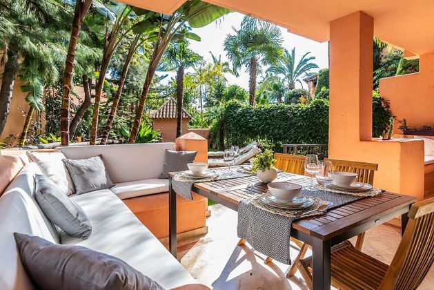 Foto 2 de Casa adossada en lloguer a El Higueral - La Merced de 5 habitacions amb terrassa i piscina
