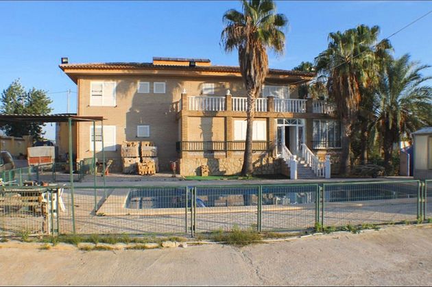 Foto 1 de Venta de chalet en Villajoyosa ciudad de 5 habitaciones con terraza y piscina