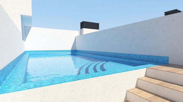 Foto 2 de Venta de ático en Centro - Torrevieja de 2 habitaciones con terraza y piscina