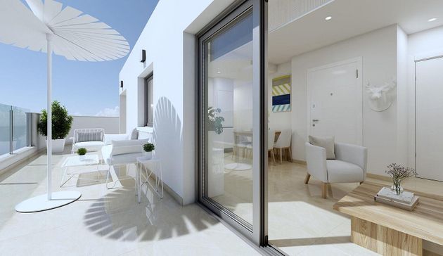 Foto 2 de Àtic en venda a Centro - Torrevieja de 1 habitació amb terrassa i aire acondicionat