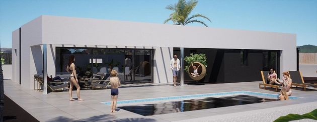 Foto 1 de Xalet en venda a Alfaz del Pi Pueblo-Urbanizaciones de 3 habitacions amb terrassa i piscina