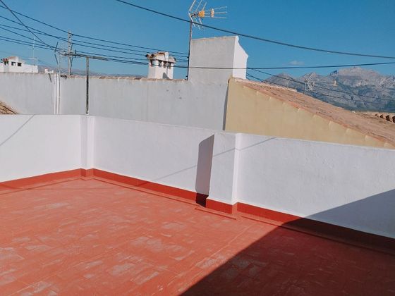 Foto 2 de Casa adossada en venda a Nucia (la) de 5 habitacions amb terrassa i balcó