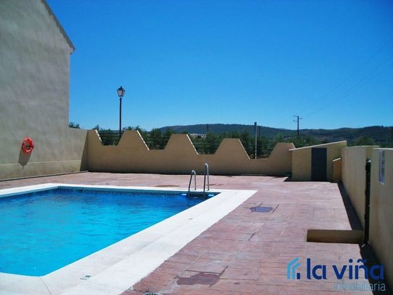 Foto 1 de Casa adossada en venda a Fuente de Piedra de 4 habitacions amb terrassa i piscina