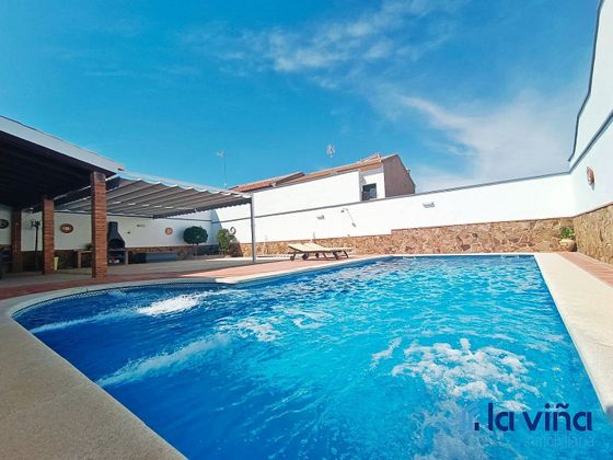 Foto 1 de Casa adossada en venda a Fuente de Piedra de 3 habitacions amb piscina i aire acondicionat