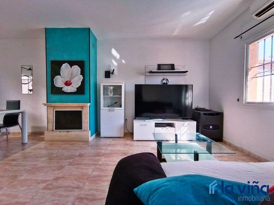 Foto 1 de Casa en venda a Fuente de Piedra de 4 habitacions amb piscina i aire acondicionat