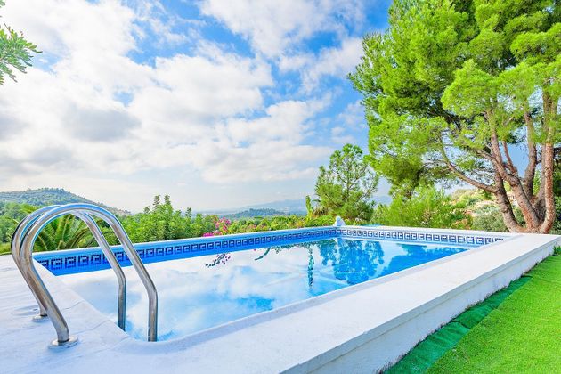 Foto 1 de Xalet en venda a calle Castaño de 4 habitacions amb terrassa i piscina