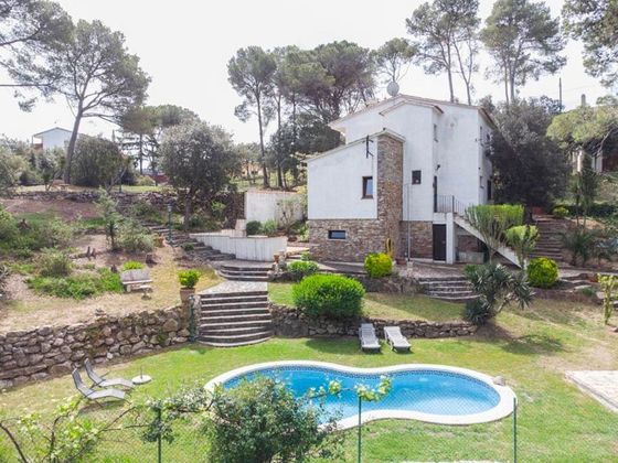Foto 2 de Chalet en venta en calle De Ramon Berenguer de 3 habitaciones con terraza y piscina