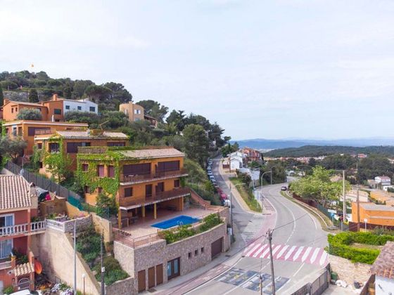 Foto 2 de Dúplex en venda a calle Circumvalacio de 3 habitacions amb terrassa i piscina