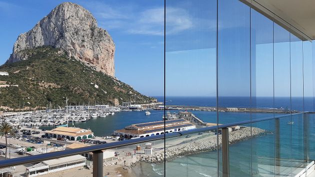 Foto 1 de Piso en alquiler en calle Isla de Formentera de 2 habitaciones con terraza y piscina