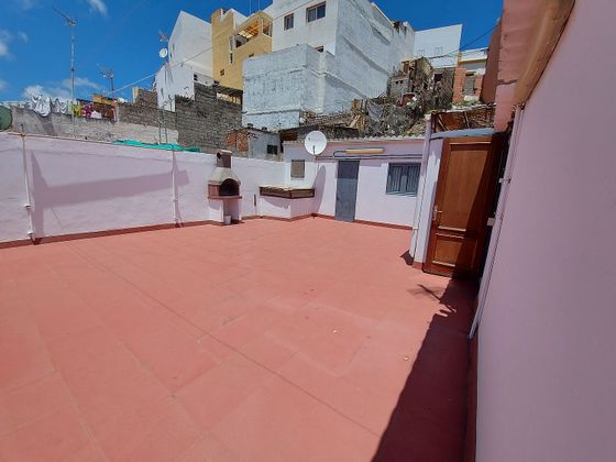 Foto 1 de Casa adossada en venda a Carretera Centro de 3 habitacions amb terrassa i garatge