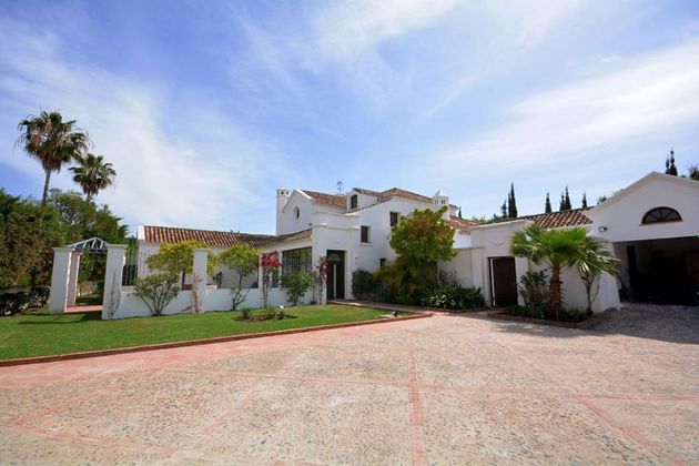 Foto 1 de Xalet en lloguer a Guadalmina de 6 habitacions amb terrassa i piscina