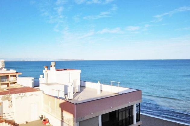 Foto 1 de Àtic en venda a calle Ramon y Cajal de 3 habitacions amb terrassa i piscina