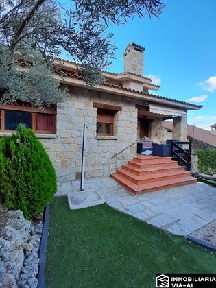Foto 1 de Venta de chalet en Guadalix de la Sierra de 4 habitaciones con terraza y garaje
