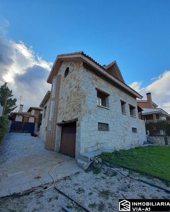 Foto 2 de Xalet en venda a Guadalix de la Sierra de 4 habitacions amb terrassa i garatge