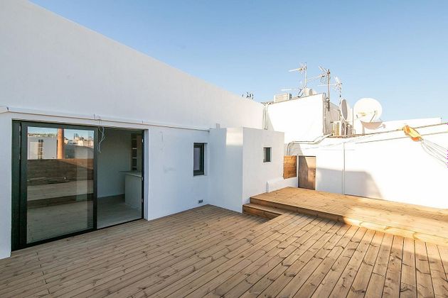 Foto 1 de Àtic en venda a El Raval de 2 habitacions amb terrassa i aire acondicionat