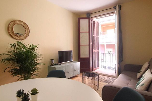Foto 1 de Piso en venta en Hostafrancs de 2 habitaciones con balcón