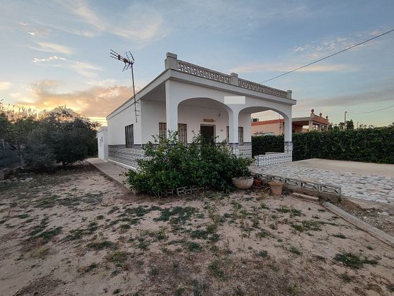 Foto 1 de Xalet en venda a La Vega - Marenyet de 3 habitacions amb terrassa i jardí