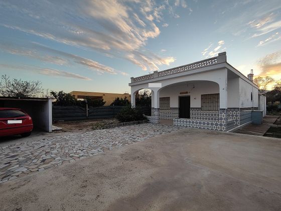 Foto 2 de Chalet en venta en La Vega - Marenyet de 3 habitaciones con terraza y jardín