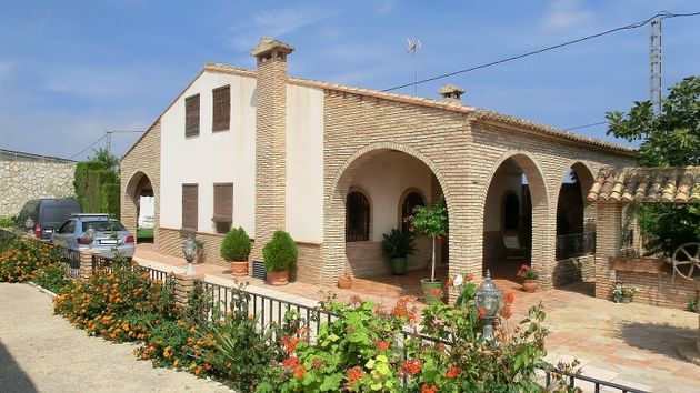 Foto 2 de Chalet en venta en La Vega - Marenyet de 4 habitaciones con terraza y piscina