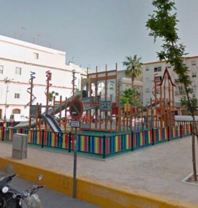 Foto 2 de Pis en venda a plaza De la Reina de 3 habitacions amb balcó i aire acondicionat