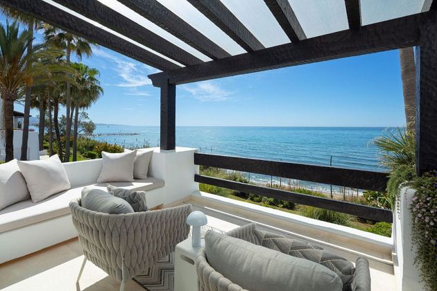 Foto 2 de Àtic en venda a Lomas de Marbella Club - Puente Romano de 7 habitacions amb terrassa i piscina