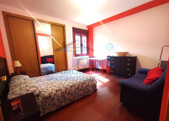 Foto 1 de Piso en venta en Centro - Avilés de 2 habitaciones con terraza y garaje