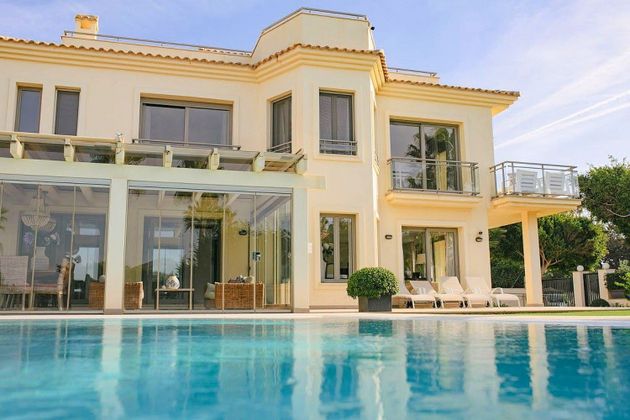 Foto 2 de Chalet en venta en Elviria de 5 habitaciones con terraza y piscina