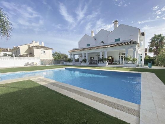 Foto 1 de Xalet en venda a El Higueral - La Merced de 11 habitacions amb terrassa i piscina