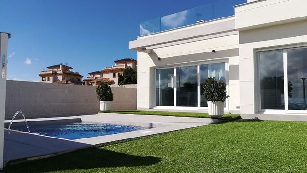 Foto 2 de Casa en venda a calle Romero de 3 habitacions amb terrassa i piscina