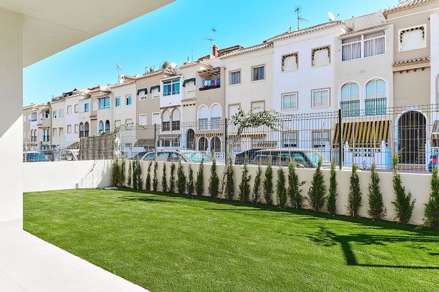 Foto 2 de Casa adosada en venta en calle Maestro Quino de 2 habitaciones con terraza y piscina