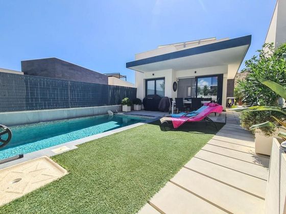 Foto 2 de Venta de casa en San Miguel de Salinas de 4 habitaciones con terraza y piscina