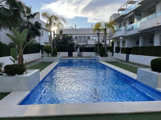 Foto 2 de Casa en venda a calle Burgos de 3 habitacions amb terrassa i piscina