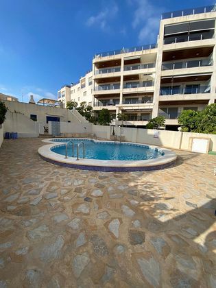 Foto 2 de Venta de piso en calle Pablo Picasso de 2 habitaciones con terraza y piscina