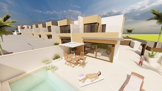 Foto 2 de Casa en venda a calle Almoradí de 3 habitacions amb terrassa i piscina