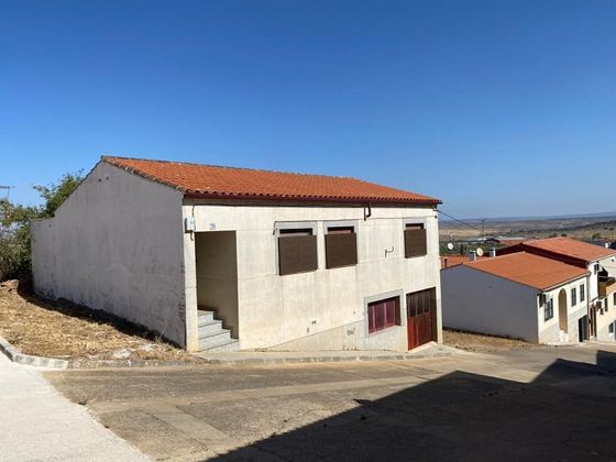 Foto 1 de Xalet en venda a Aliseda de 3 habitacions amb terrassa i garatge