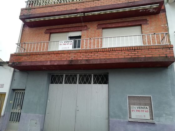 Foto 1 de Casa en venda a calle Espronceda de 3 habitacions amb terrassa i balcó