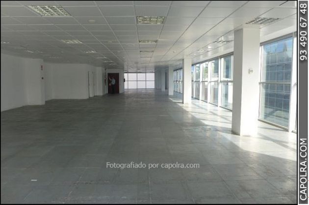 Foto 2 de Alquiler de oficina en El Poblenou con garaje y ascensor