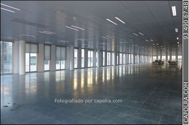 Foto 2 de Alquiler de oficina en Almeda - El Corte Inglés con terraza y garaje