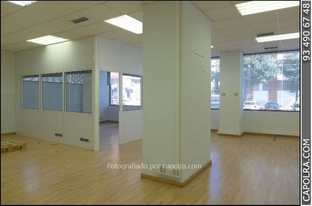 Foto 2 de Alquiler de oficina en Sant Joan Despí con terraza y ascensor