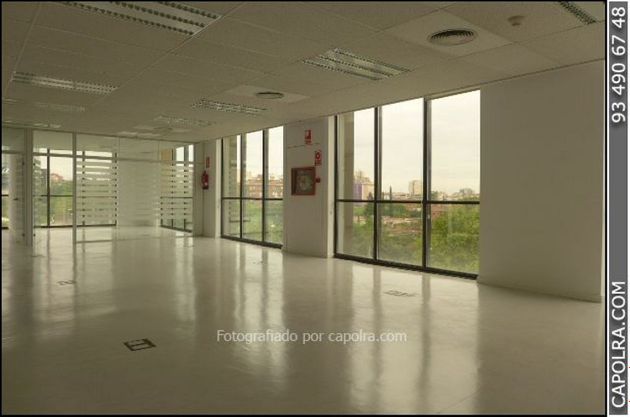 Foto 2 de Alquiler de oficina en Sant Just Desvern con garaje y aire acondicionado
