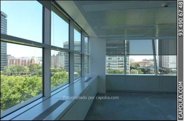 Foto 2 de Oficina en alquiler en Pedralbes con ascensor