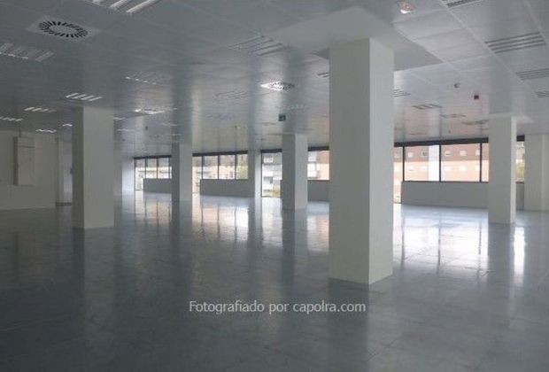 Foto 2 de Edifici en lloguer a El Poblenou de 5595 m²