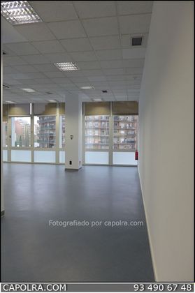 Foto 2 de Oficina en alquiler en El Parc i la Llacuna del Poblenou con garaje y ascensor