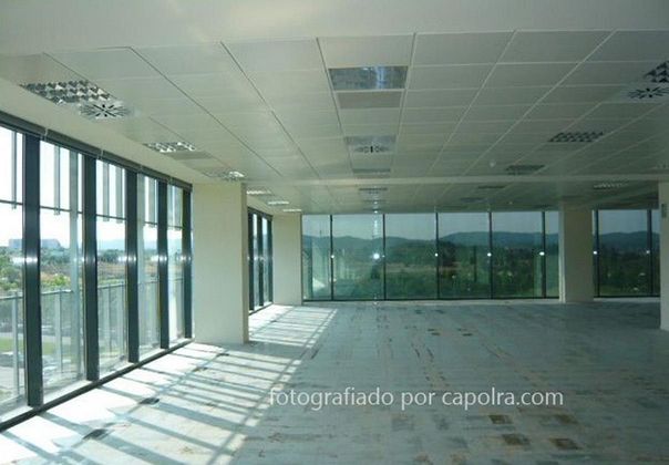 Foto 2 de Oficina en alquiler en Can Mates  - Volpelleres de 1112 m²