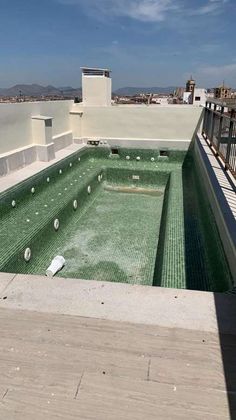 Foto 2 de Piso en alquiler en Centro - Sagrario de 1 habitación con terraza y piscina