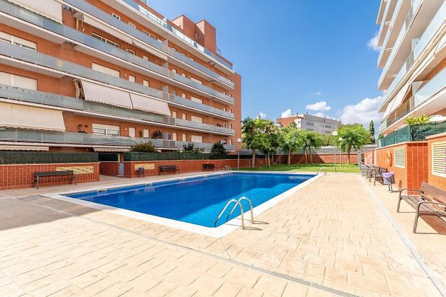 Foto 1 de Pis en venda a calle De Manresa de 4 habitacions amb terrassa i piscina