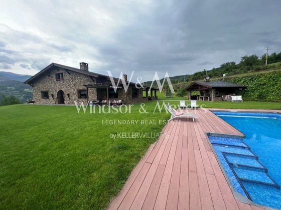 Foto 2 de Chalet en venta en Alàs i Cerc de 5 habitaciones con terraza y piscina